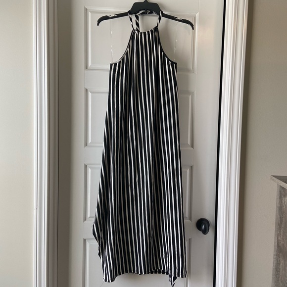 Heart&Hips Striped Halter Maxi Dress - Picture 3 of 8
